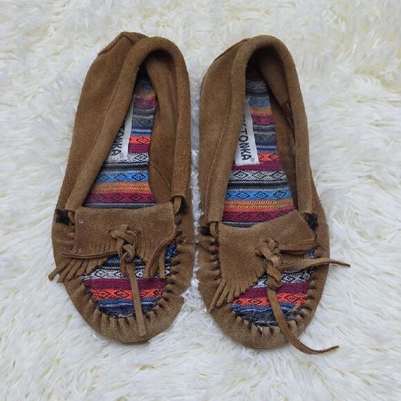 Minnetonka Shoes - Minnetonka Tan Suede Moccasins with Multicolor Pattern